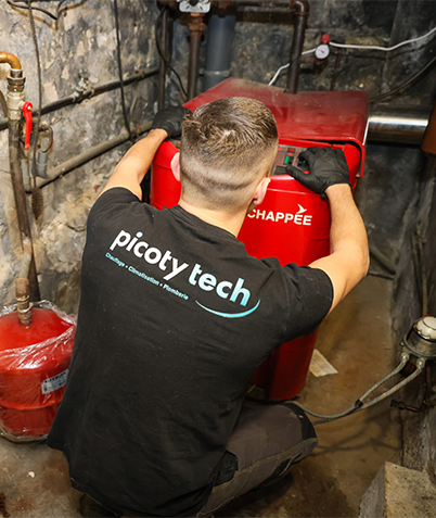 un technicien chauffage PIcoty tech